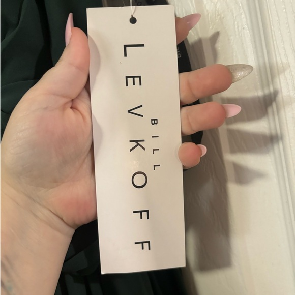 Dresses - Picture 5 of 15